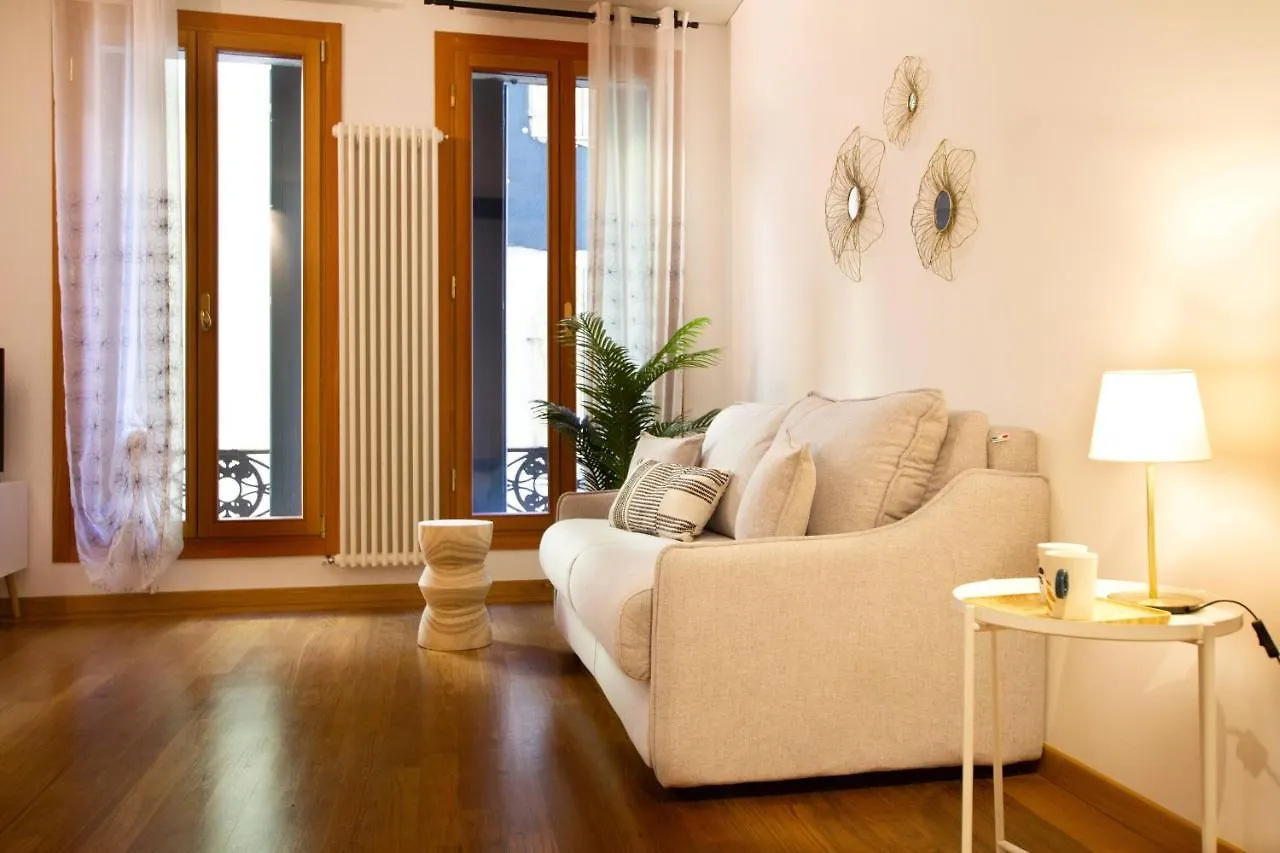 Dolfin Apartment * * * * * Treviso Italia